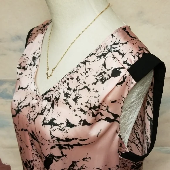 Vince Camuto petite sleevel… - Picture 3 of 7